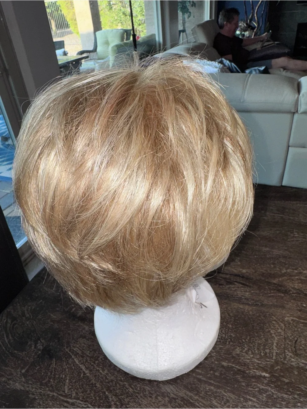 Raquel Welch Blonde Short Layered Women's Wig, like Voltage - Neutral Blonde #4